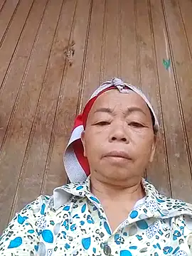 Snapshot of VangLe73 chatting on 09-22-25, 02:06 VangLe73 online show from 09-22-25, 02:06