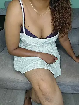 Snapshot of Tamilpallavi chatting on 06-06-26, 11:54 Tamilpallavi online show from 06-06-26, 11:54