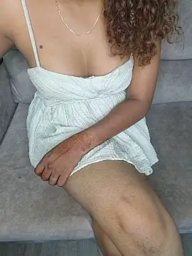 Snapshot of Tamilpallavi chatting on 06-13-26, 12:19 Tamilpallavi online show from 06-13-26, 12:19
