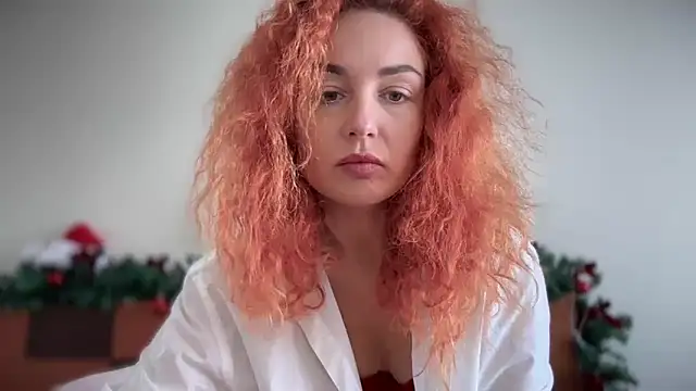 Reddgiirl online show from 12-20-25, 01:03