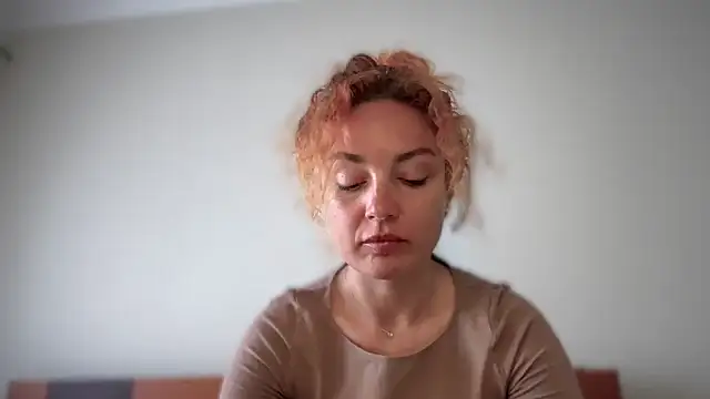 Reddgiirl online show from 04-20-26, 08:06