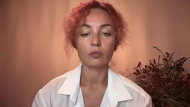 Reddgiirl online show from 10-18-25, 06:10