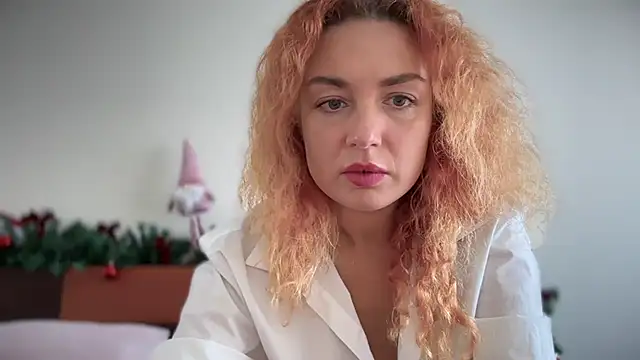 Reddgiirl online show from 12-17-25, 09:58