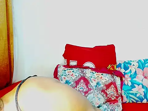 Snapshot of Love-Racheal75 chatting on 10-09-25, 05:57 Love-Racheal75 online show from 10-09-25, 05:57
