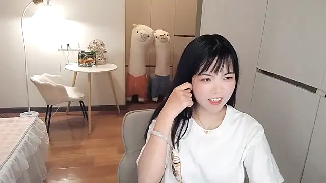 XiaoAnQi online show from 10-13-25, 12:40