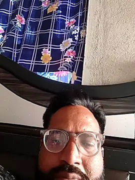 Snapshot of hard_boy9455 chatting on 12-19-25, 05:21 hard boy9455 online show from 12-19-25, 05:21