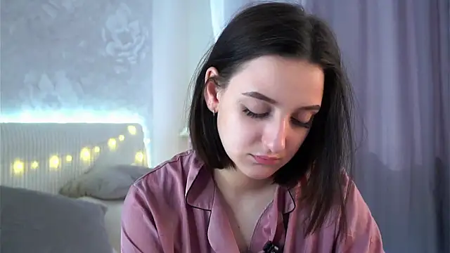 FalineBeacher online show from 04-12-26, 02:37