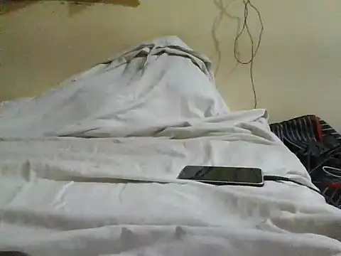 Snapshot of ahhnatti chatting on 05-20-26, 03:20 ahhnatti online show from 05-20-26, 03:20