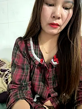 Snapshot of Moan_Mary chatting on 11-28-25, 05:57 Moan Mary online show from 11-28-25, 05:57