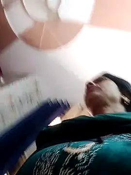 Snapshot of Soniya_Roy chatting on 11-24-25, 07:08 Soniya Roy online show from 11-24-25, 07:08