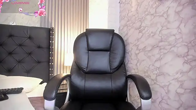 Snapshot of andrea__hills chatting on 09-11-25, 07:14 andrea hills online show from 09-11-25, 07:14