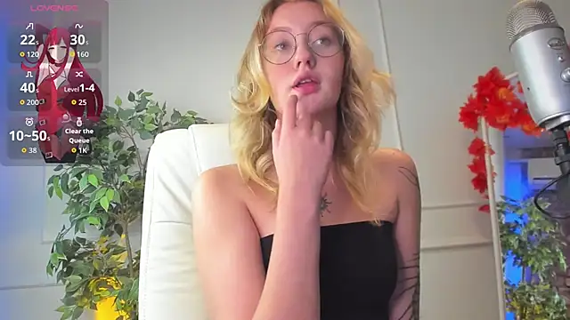 Snapshot of Nerissa_xo chatting on 09-26-25, 08:59 Nerissa xo online show from 09-26-25, 08:59
