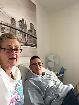 Curvy-Jinx online show from 11-10-25, 08:19