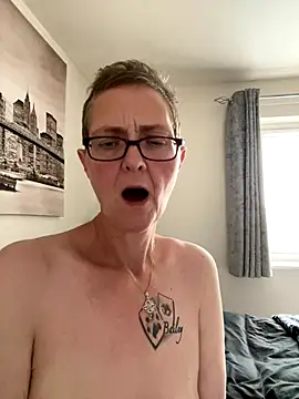 Curvy-Jinx online show from 10-03-25, 08:49