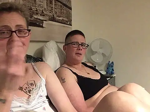 Curvy-Jinx online show from 02-07-26, 09:34