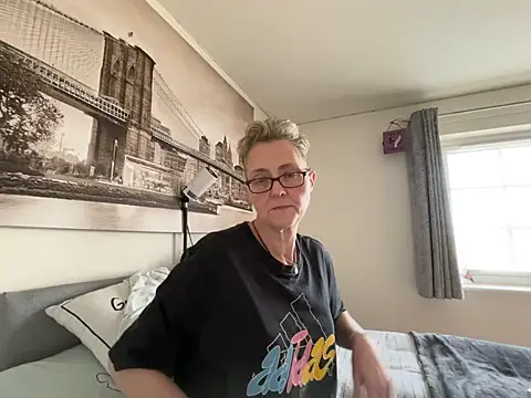 Curvy-Jinx online show from 03-25-26, 12:04