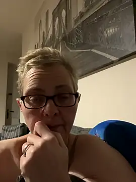 Curvy-Jinx online show from 11-02-25, 03:33