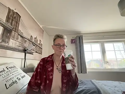 Curvy-Jinx online show from 04-14-26, 07:35