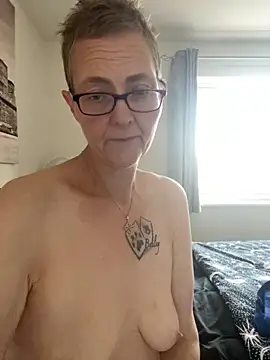 Curvy-Jinx online show from 09-29-25, 07:48