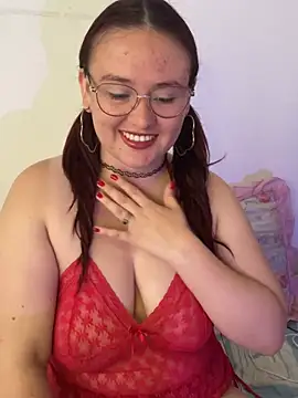 Snapshot of AliaMiller_ chatting on 06-20-26, 04:12 AliaMiller online show from 06-20-26, 04:12