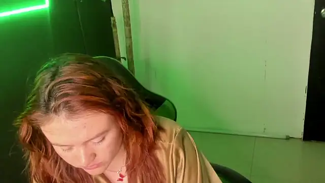 Snapshot of AliaMiller_ chatting on 02-05-26, 11:33 AliaMiller online show from 02-05-26, 11:33