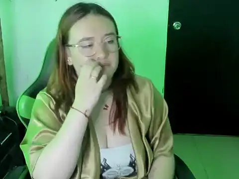 Snapshot of AliaMiller_ chatting on 03-01-26, 04:23 AliaMiller online show from 03-01-26, 04:23