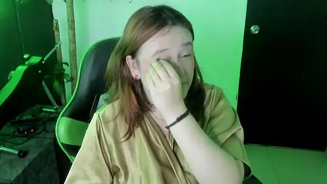 Snapshot of AliaMiller_ chatting on 02-28-26, 01:05 AliaMiller online show from 02-28-26, 01:05