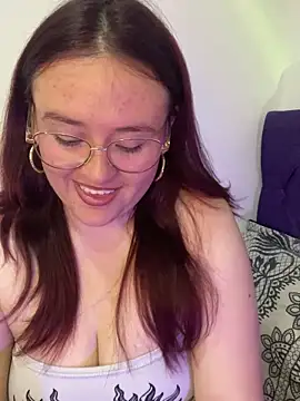 Snapshot of AliaMiller_ chatting on 06-11-26, 03:53 AliaMiller online show from 06-11-26, 03:53