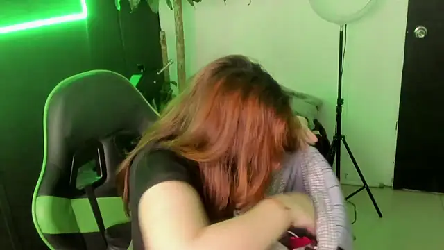 Snapshot of AliaMiller_ chatting on 02-17-26, 12:08 AliaMiller online show from 02-17-26, 12:08