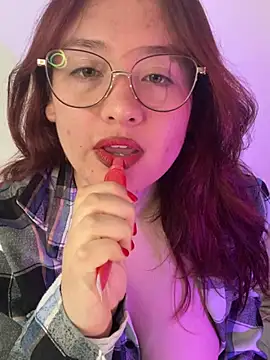 Snapshot of AliaMiller_ chatting on 06-24-26, 04:16 AliaMiller online show from 06-24-26, 04:16
