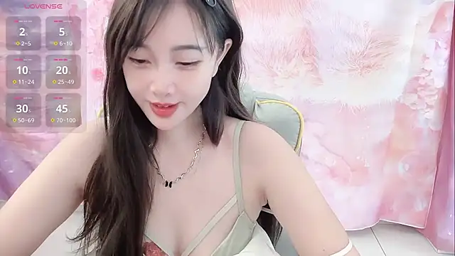 Snapshot of Crush-7ii chatting on 02-23-26, 04:03 Crush-7ii online show from 02-23-26, 04:03