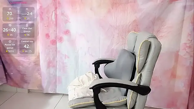 Snapshot of Crush-7ii chatting on 02-15-26, 12:04 Crush-7ii online show from 02-15-26, 12:04