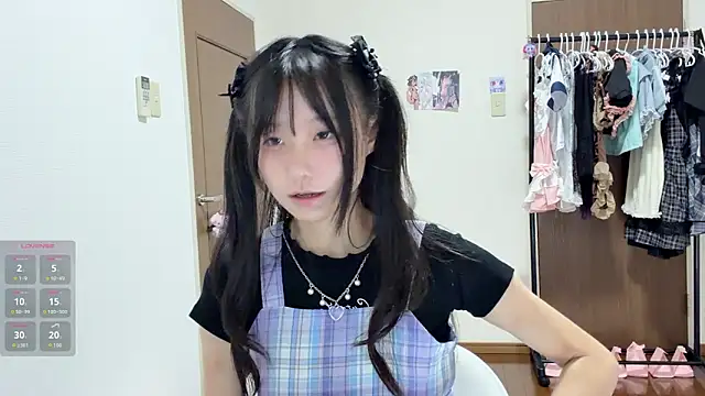 Snapshot of xiaoxia_baby chatting on 08-04-26, 01:04 xiaoxia baby online show from 08-04-26, 01:04
