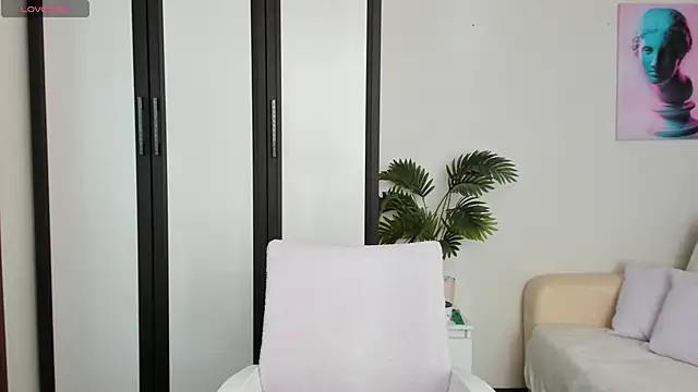 Snapshot of meowallen chatting on 10-18-25, 03:41 meowallen online show from 10-18-25, 03:41