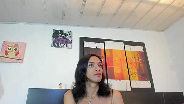 Snapshot of MeganRhyder chatting on 05-19-26, 03:41 MeganRhyder online show from 05-19-26, 03:41