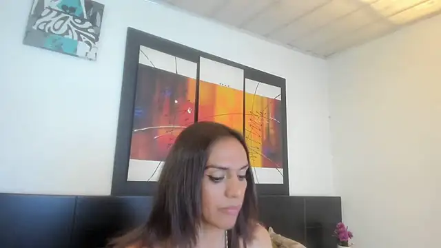 Snapshot of MeganRhyder chatting on 02-14-26, 03:01 MeganRhyder online show from 02-14-26, 03:01