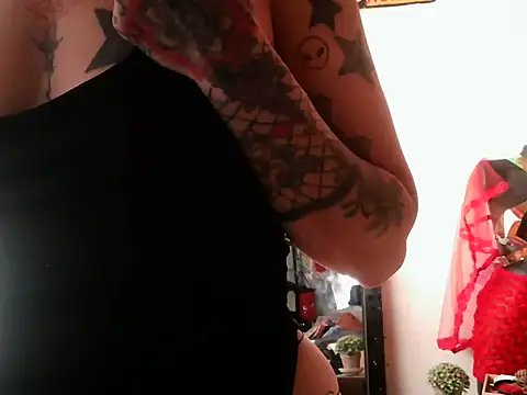 Snapshot of muscle_mommyy chatting on 09-09-25, 05:00 muscle mommyy online show from 09-09-25, 05:00