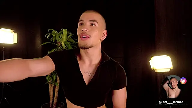 brunoorangel1 online show from 07-26-26, 12:06