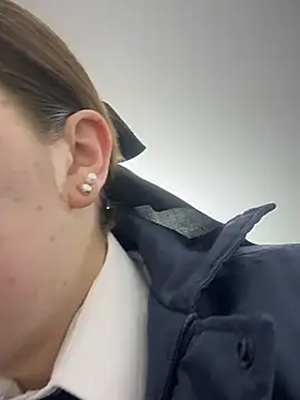 Snapshot of SUSY__06 chatting on 02-17-26, 12:13 SUSY 06 online show from 02-17-26, 12:13