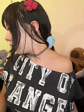Snapshot of Kitty_yukimura chatting on 06-18-26, 11:43 Kitty yukimura online show from 06-18-26, 11:43