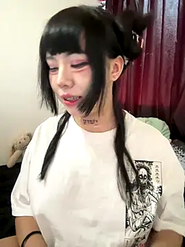 Snapshot of Kitty_yukimura chatting on 10-16-25, 10:18 Kitty yukimura online show from 10-16-25, 10:18