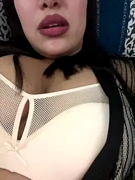 Snapshot of Assil- chatting on 10-08-25, 12:56 Assil- online show from 10-08-25, 12:56