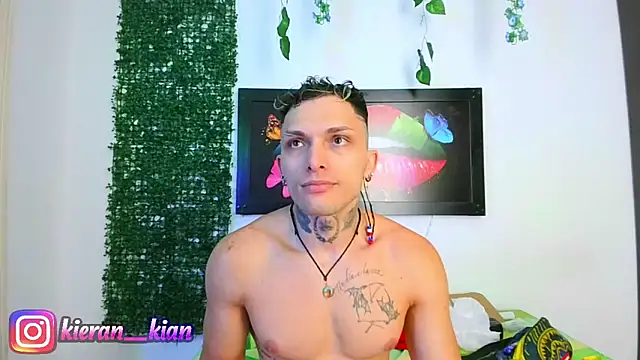 Snapshot of Kieran_kian chatting on 05-09-26, 02:04 Kieran kian online show from 05-09-26, 02:04