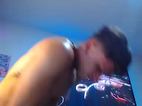 Snapshot of Kieran_kian chatting on 10-21-25, 04:56 Kieran kian online show from 10-21-25, 04:56