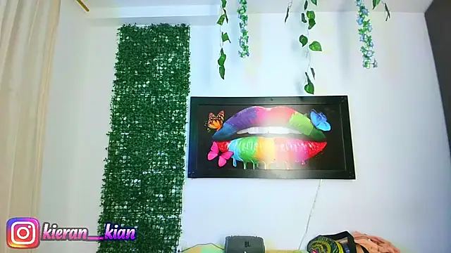 Snapshot of Kieran_kian chatting on 05-12-26, 01:02 Kieran kian online show from 05-12-26, 01:02