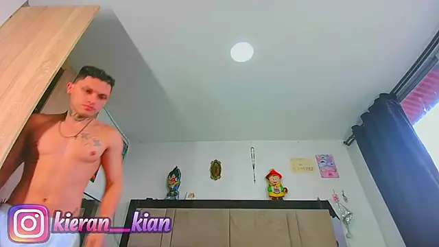Snapshot of Kieran_kian chatting on 06-18-26, 10:15 Kieran kian online show from 06-18-26, 10:15