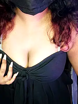 Snapshot of darling_devil chatting on 11-24-25, 05:24 darling devil online show from 11-24-25, 05:24