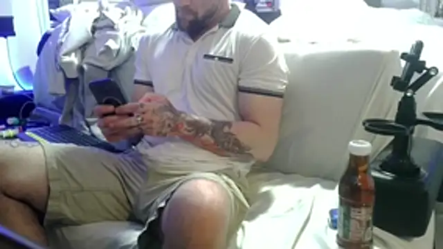 Luv2SuckBWC92 online show from 11-06-25, 11:31