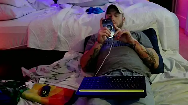 Luv2SuckBWC92 online show from 10-02-25, 07:12