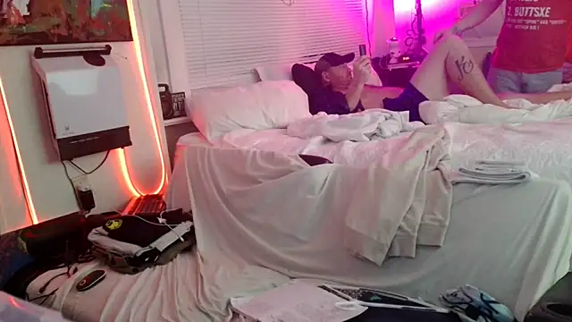 Luv2SuckBWC92 online show from 11-12-25, 08:07